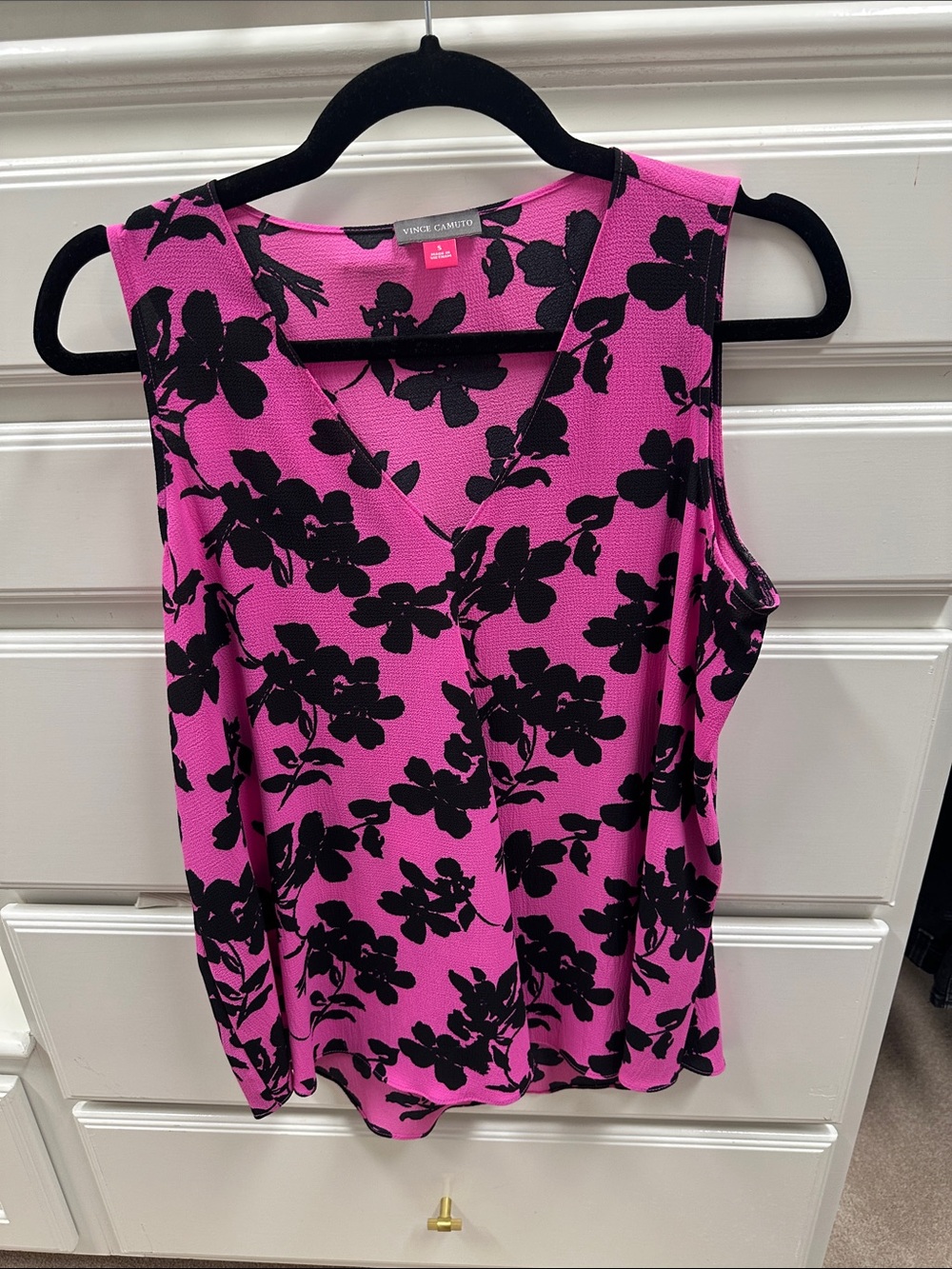 Vince Camuto Hot Pink & Black Floral V-Neck Sleeveless Blouse